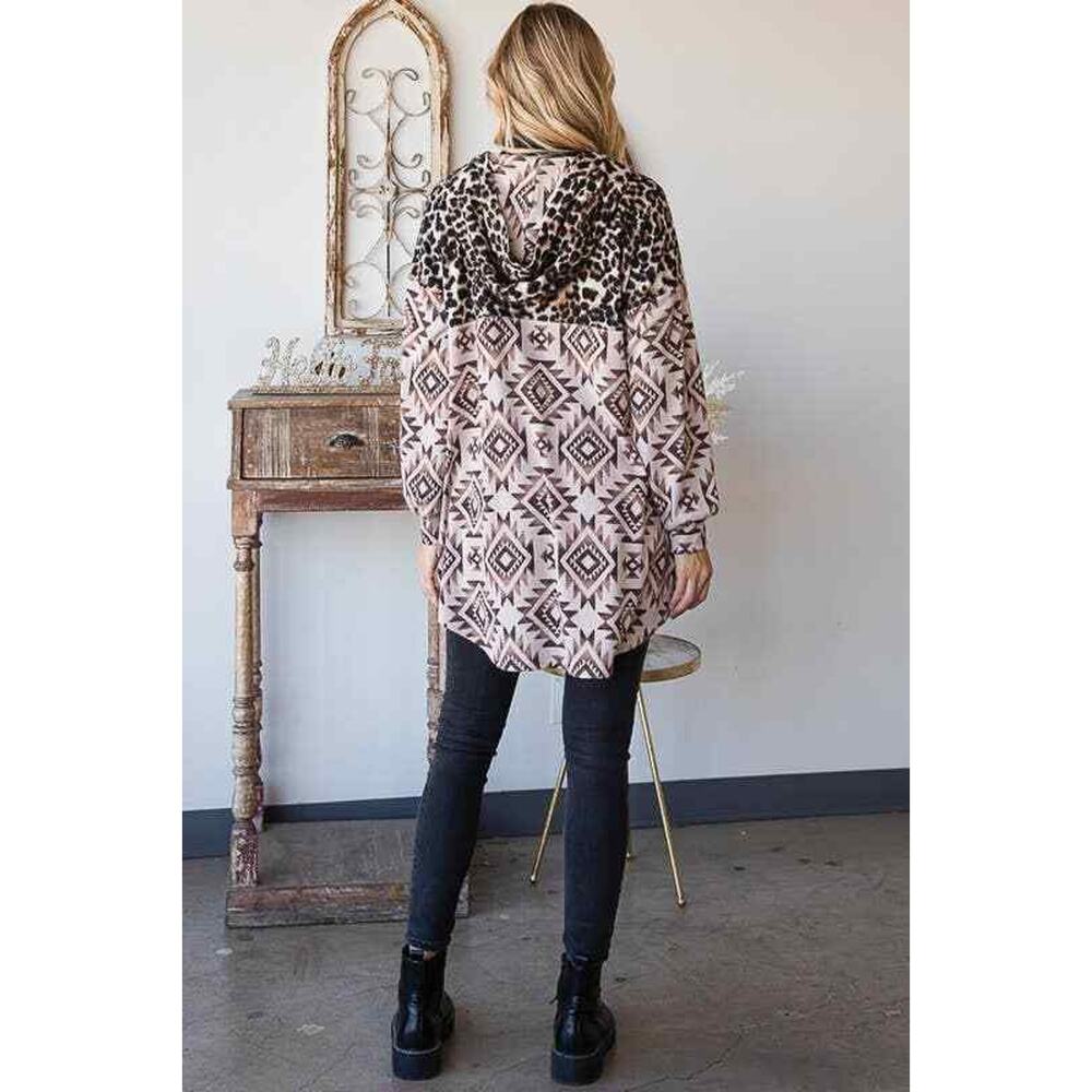 EJ6720-15 AZTEC AND ANIMAL LEOPARD BUTTON DOWN SHACKET: 2-2-2 (1X-2X-3X) / BROWN - Picture 8 of 12